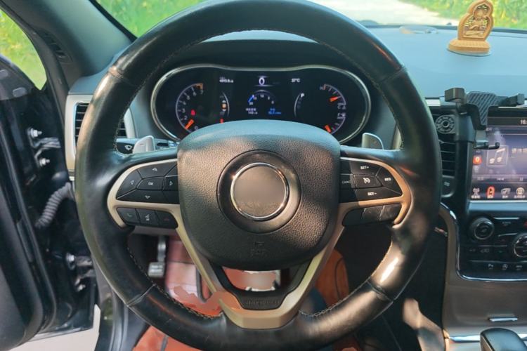 Used Jeep Grand Cherokee 2017 3.6L Elite Navigation Edition Steering Wheel