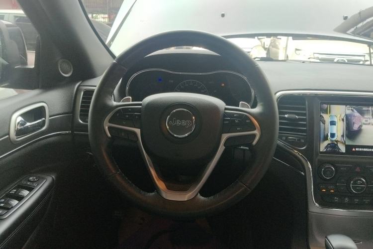 Used Jeep Grand Cherokee 2017 3.0L Elite Navigation Edition Steering Wheel