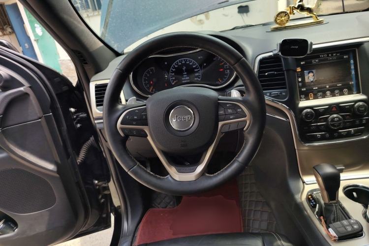 Used Jeep Grand Cherokee 2017 3.6L Elite Navigation Edition Steering Wheel