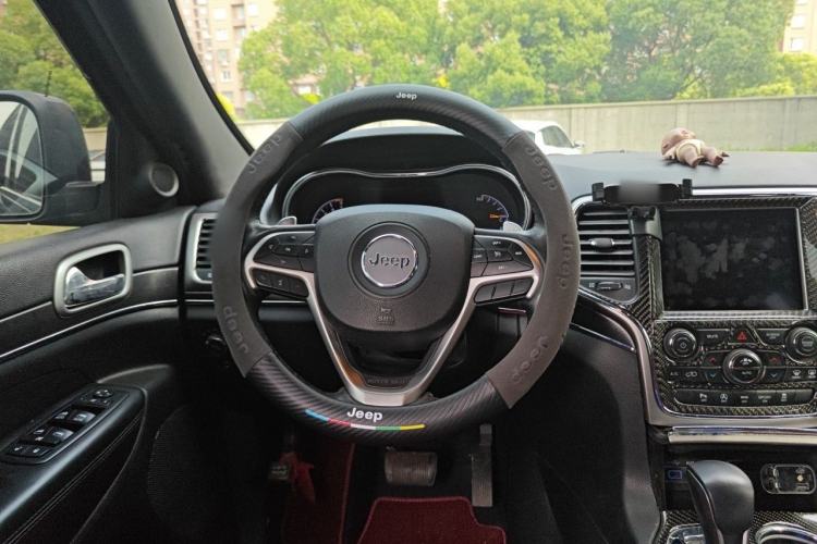 Used Jeep Grand Cherokee 2017 3.0L Elite Navigation Edition Steering Wheel