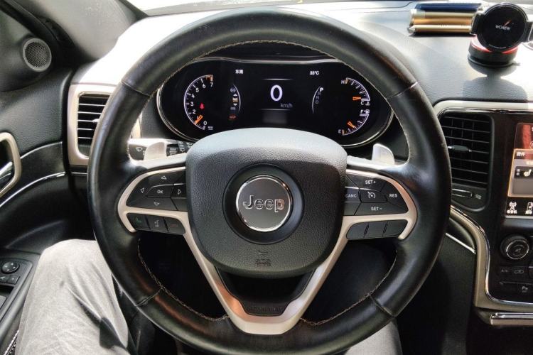 Used Jeep Grand Cherokee 2017 3.0L Comfort Navigation Edition Steering Wheel