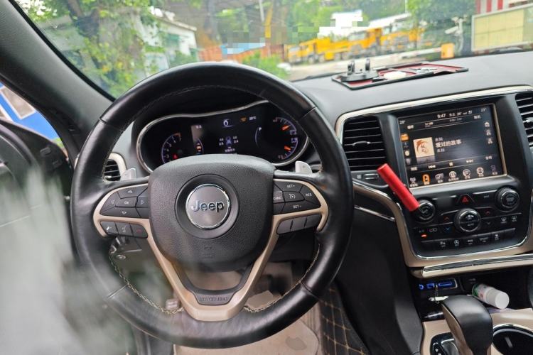 Used Jeep Grand Cherokee 2017 3.0L Elite Navigation Edition Steering Wheel