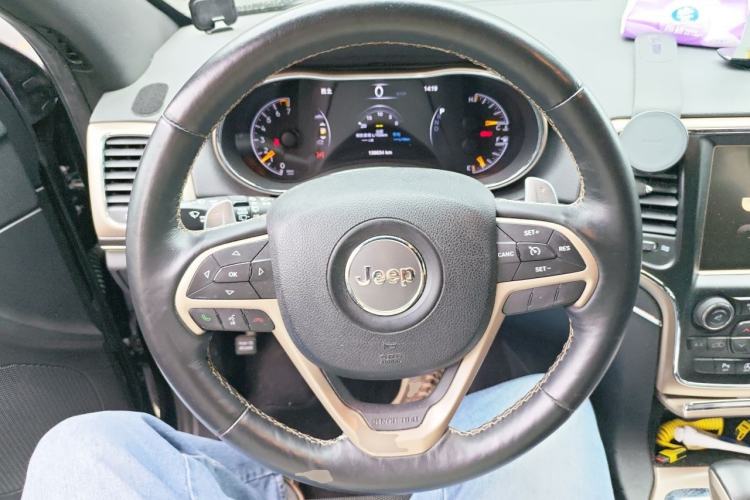 Used Jeep Grand Cherokee 2017 3.0L Elite Navigation Edition Steering Wheel
