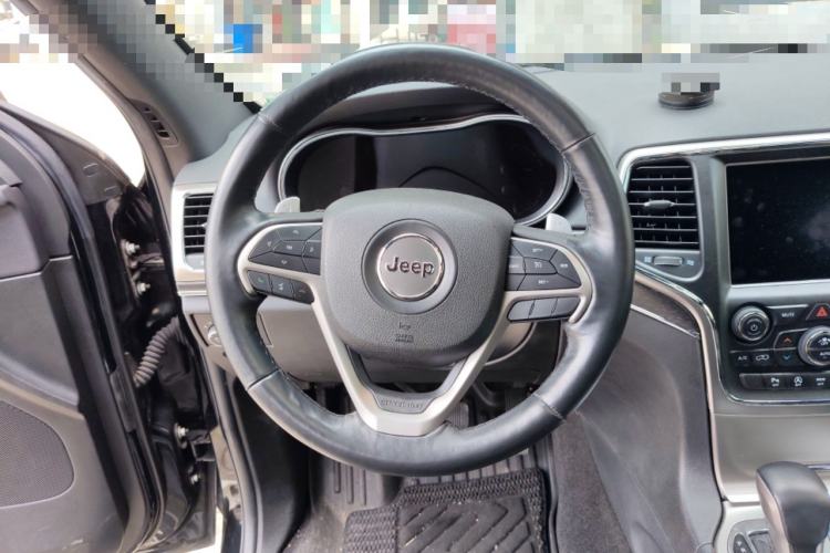 Used Jeep Grand Cherokee 2017 3.0L Elite Navigation Edition Steering Wheel