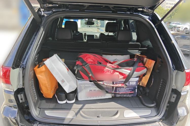Used Jeep Grand Cherokee 2017 3.0L Elite Navigation Edition Trunk