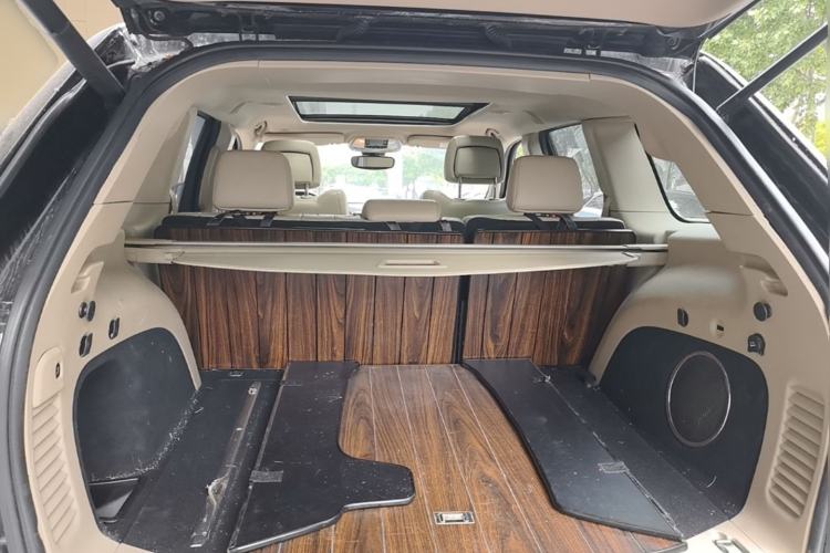 Used Jeep Grand Cherokee 2017 3.6L Elite Navigation Edition Trunk