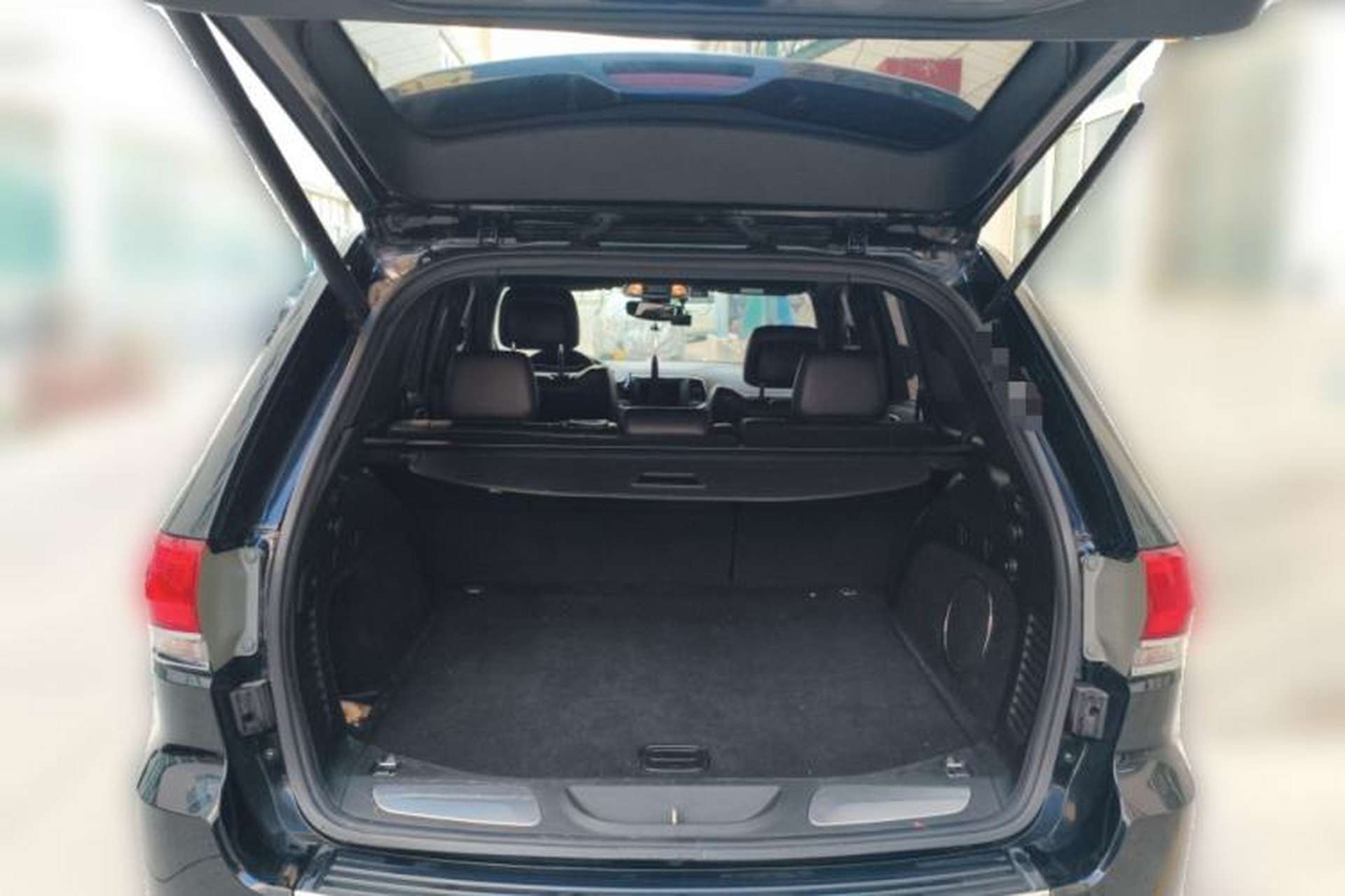 Used Jeep Grand Cherokee 2017 3.0L Comfort Navigation Edition Trunk