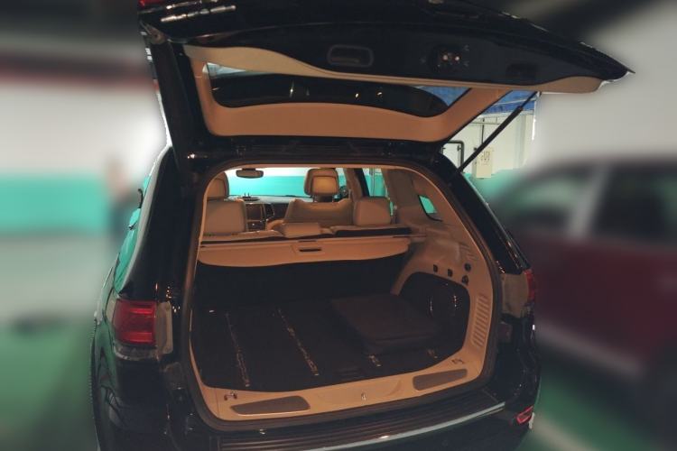 Used Jeep Grand Cherokee 2017 3.0L Comfort Navigation Edition Trunk
