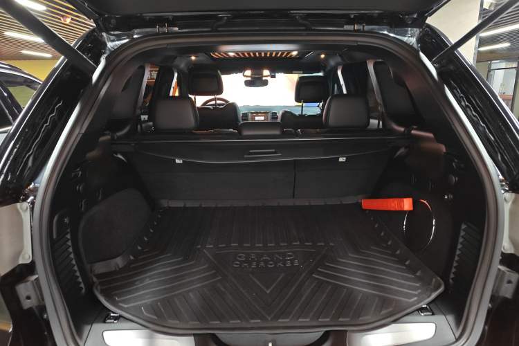 Used Jeep Grand Cherokee 2017 3.6L Elite Navigation Edition Trunk