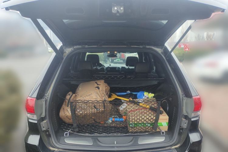 Used Jeep Grand Cherokee 2017 3.6L Elite Navigation Edition Trunk