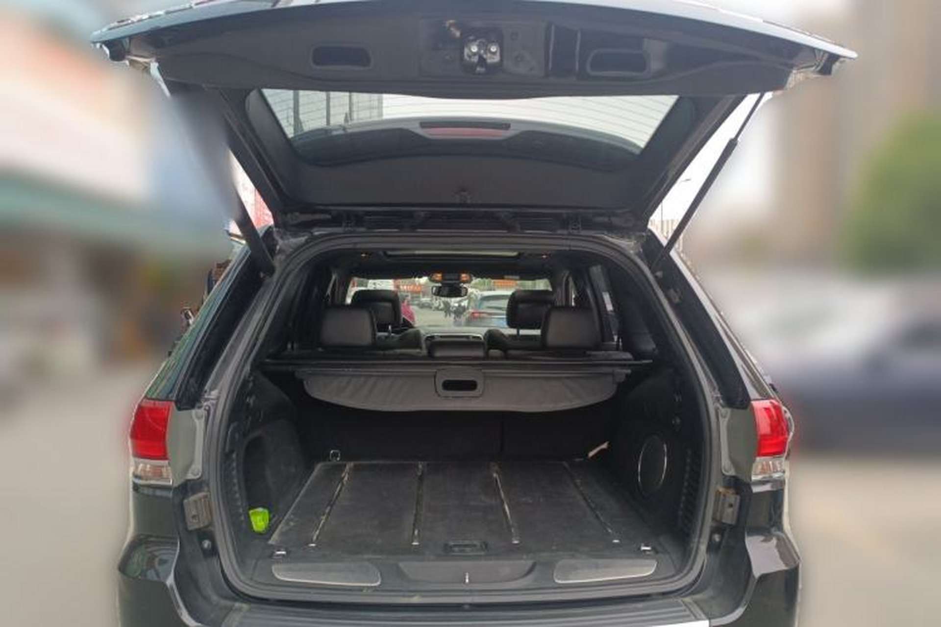 Used Jeep Grand Cherokee 2017 3.0L Comfort Navigation Edition Trunk