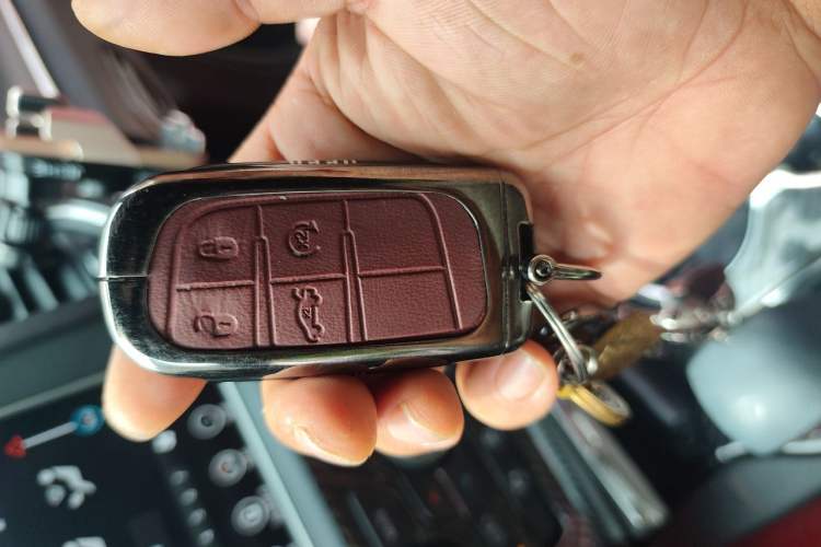 Used Jeep Grand Cherokee 2017 3.0L Comfort Navigation Edition Vehicle Key