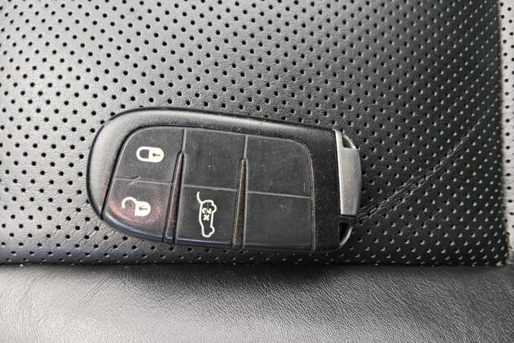 Used Jeep Grand Cherokee 2017 3.0L Elite Navigation Edition Vehicle Key