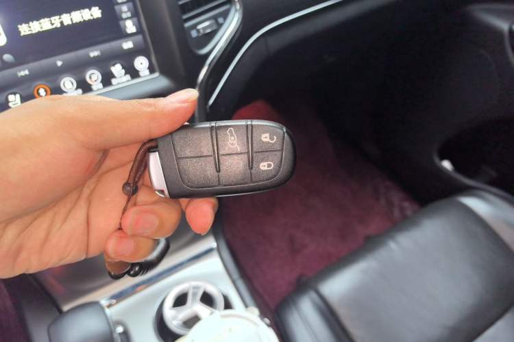 Used Jeep Grand Cherokee 2017 3.0L Elite Navigation Edition Vehicle Key