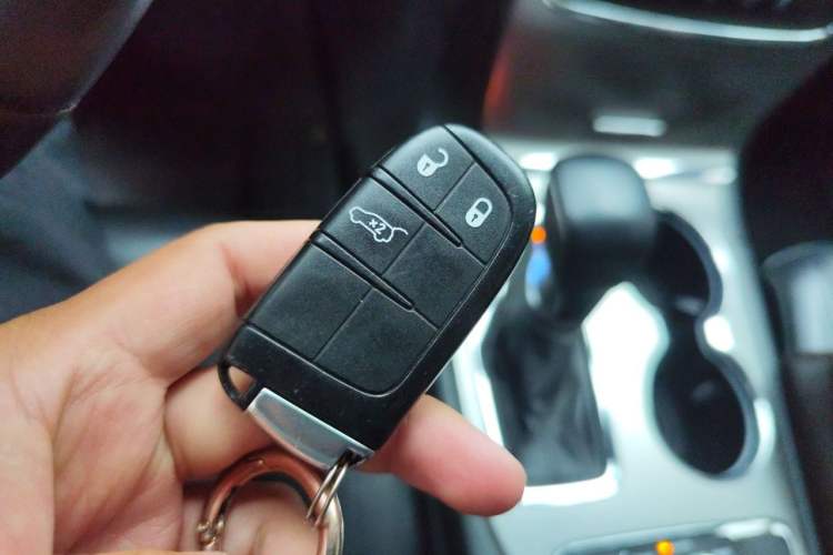 Used Jeep Grand Cherokee 2017 3.0L Comfort Navigation Edition Vehicle Key