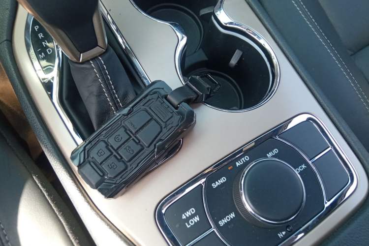 Used Jeep Grand Cherokee 2017 3.0L Comfort Navigation Edition Vehicle Key