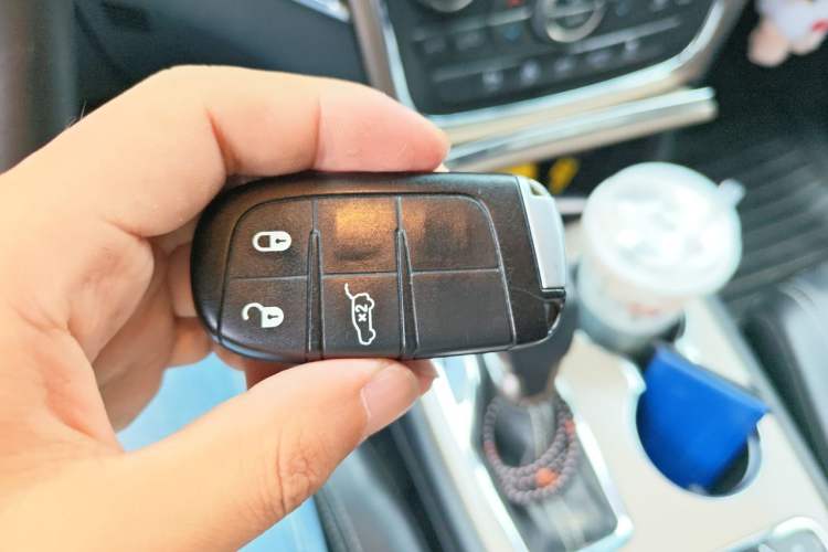 Used Jeep Grand Cherokee 2017 3.0L Elite Navigation Edition Vehicle Key