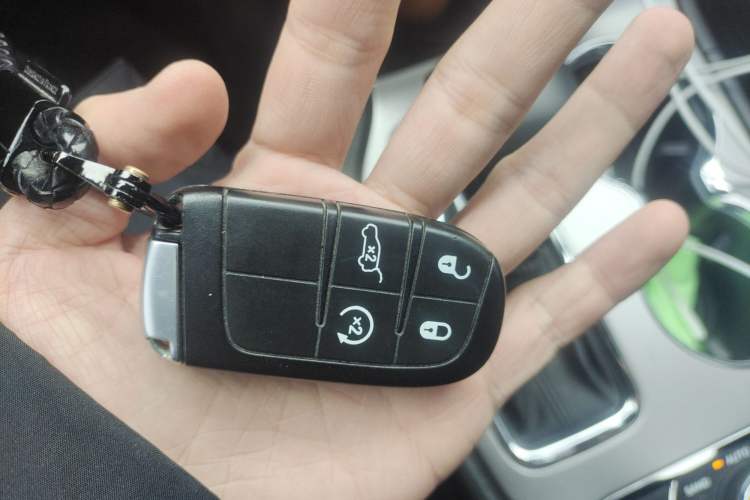 Used Jeep Grand Cherokee 2017 3.6L Elite Navigation Edition Vehicle Key