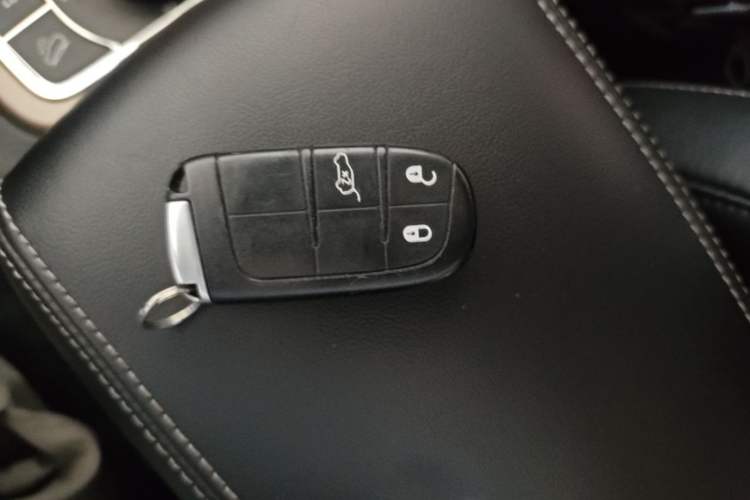 Used Jeep Grand Cherokee 2017 3.0L Comfort Navigation Edition Vehicle Key