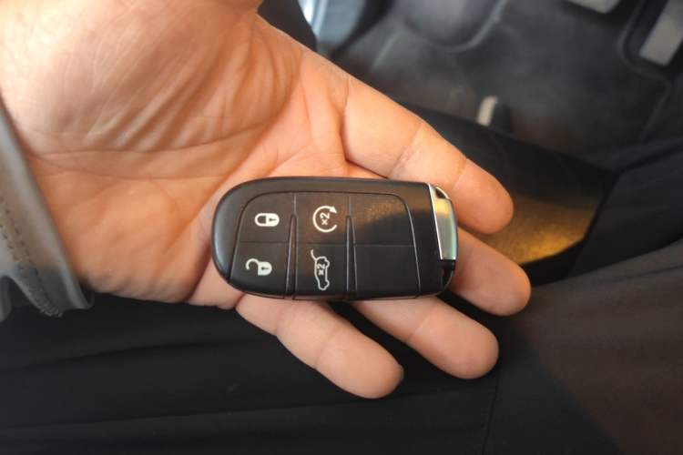 Used Jeep Grand Cherokee 2017 3.6L Elite Navigation Edition Vehicle Key