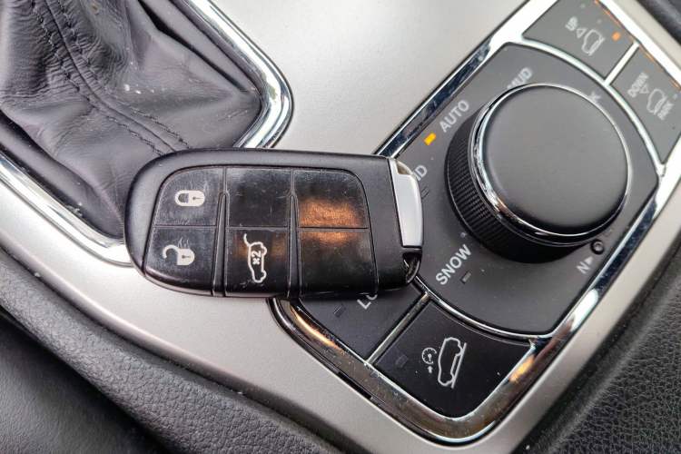Used Jeep Grand Cherokee 2017 3.0L Elite Navigation Edition Vehicle Key