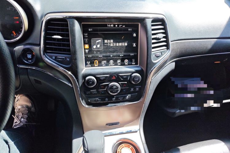 Used Jeep Grand Cherokee 2017 3.0L Comfort Navigation Edition Audio And AC Panel