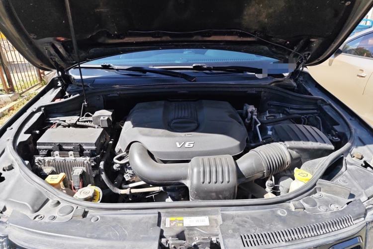 Used Jeep Grand Cherokee 2017 3.0L Comfort Navigation Edition Engine Bay
