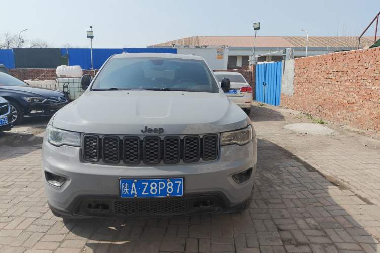 Used Jeep Grand Cherokee 2017 3.0L Comfort Navigation Edition Exterior 1