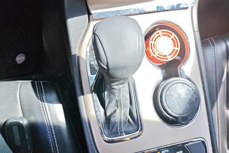 Used Jeep Grand Cherokee 2017 3.0L Comfort Navigation Edition Gear Lever