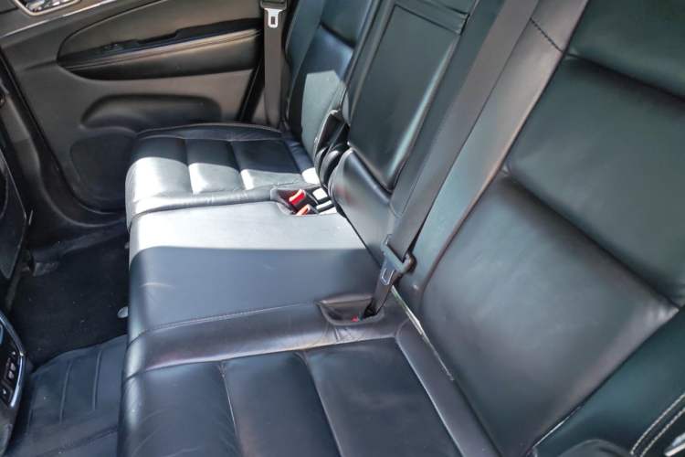 Used Jeep Grand Cherokee 2017 3.0L Comfort Navigation Edition Left Rear Seat