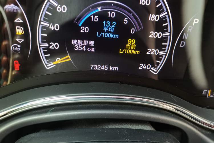Used Jeep Grand Cherokee 2017 3.0L Comfort Navigation Edition Odometer Close Up