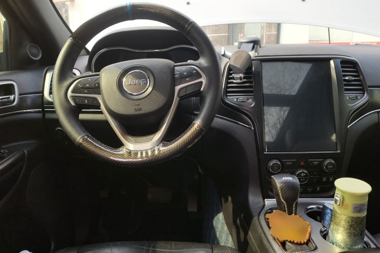 Used Jeep Grand Cherokee 2017 3.0L Comfort Navigation Edition Steering Wheel