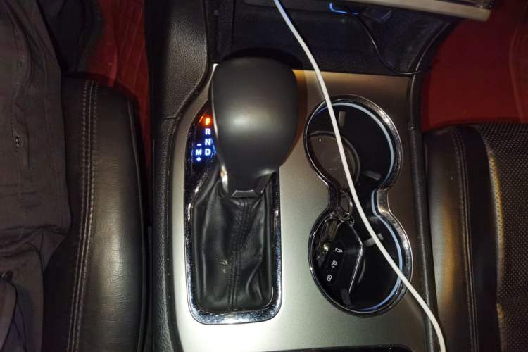 Used Jeep Grand Cherokee 2017 3.0L Elite Navigation Edition Gear Lever