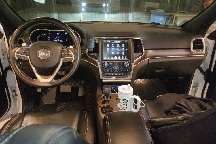 Used Jeep Grand Cherokee 2017 3.0L Elite Navigation Edition Center Console