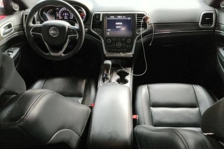 Used Jeep Grand Cherokee 2017 3.0L Comfort Navigation Edition Center Console