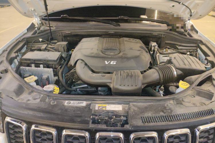 Used Jeep Grand Cherokee 2017 3.0L Elite Navigation Edition Engine Bay