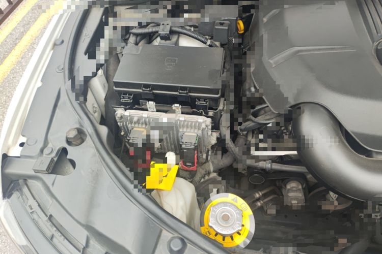 Used Jeep Grand Cherokee 2017 3.0L Comfort Navigation Edition Engine Bay Right