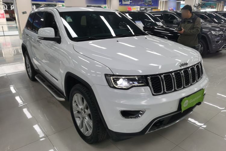 Used Jeep Grand Cherokee 2017 3.0L Comfort Navigation Edition Exterior 2