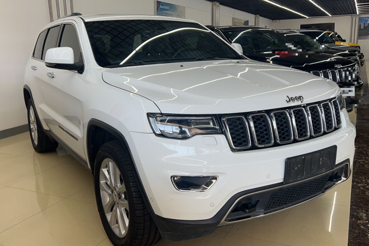 Used Jeep Grand Cherokee 2017 3.0L Elite Navigation Edition Exterior 2