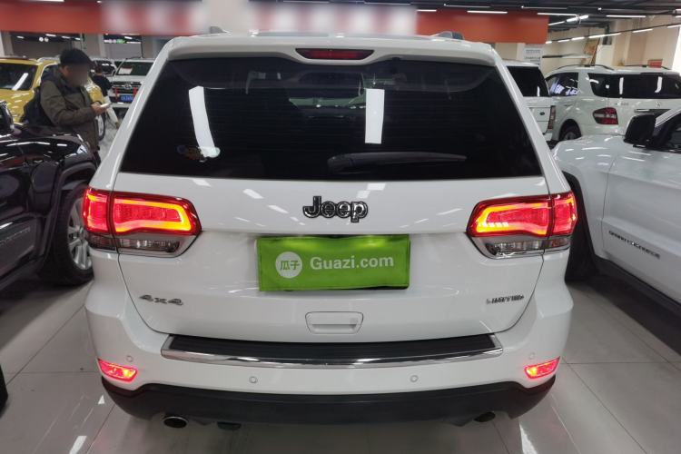 Used Jeep Grand Cherokee 2017 3.0L Comfort Navigation Edition Exterior 4
