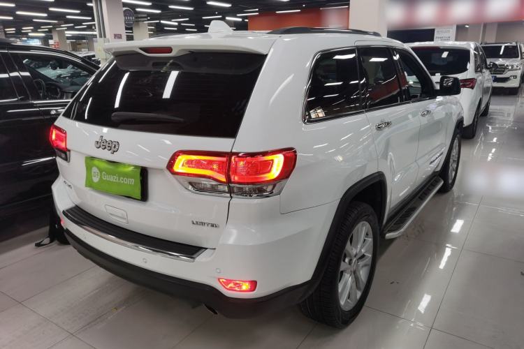 Used Jeep Grand Cherokee 2017 3.0L Comfort Navigation Edition Exterior 5