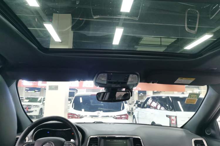 Used Jeep Grand Cherokee 2017 3.0L Comfort Navigation Edition Headliner