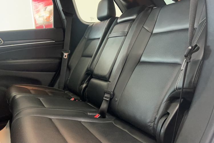 Used Jeep Grand Cherokee 2017 3.0L Elite Navigation Edition Interior 1