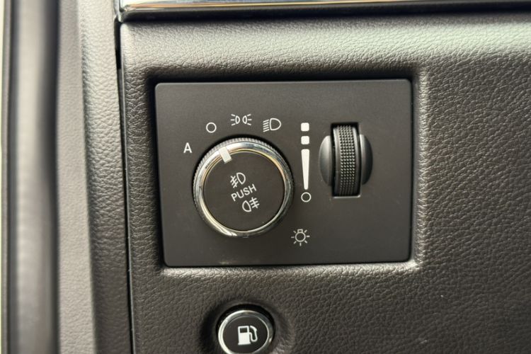 Used Jeep Grand Cherokee 2017 3.0L Elite Navigation Edition Interior 5