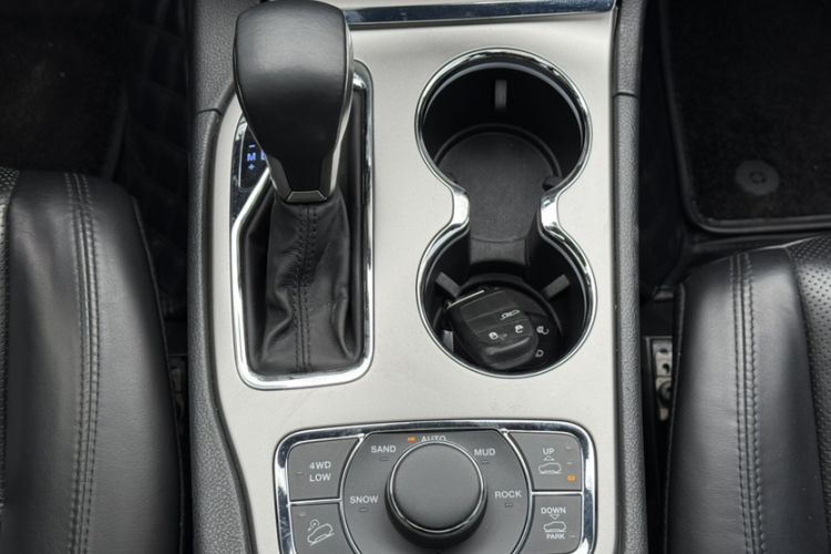 Used Jeep Grand Cherokee 2017 3.0L Elite Navigation Edition Interior 6