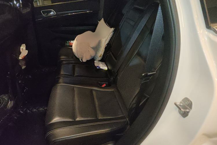 Used Jeep Grand Cherokee 2017 3.0L Elite Navigation Edition Left Rear Seat