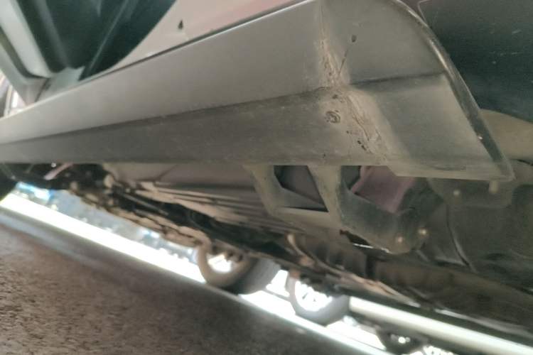 Used Jeep Grand Cherokee 2017 3.0L Comfort Navigation Edition Left Side Sill