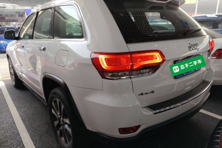 Used Jeep Grand Cherokee 2017 3.0L Comfort Navigation Edition Left Side