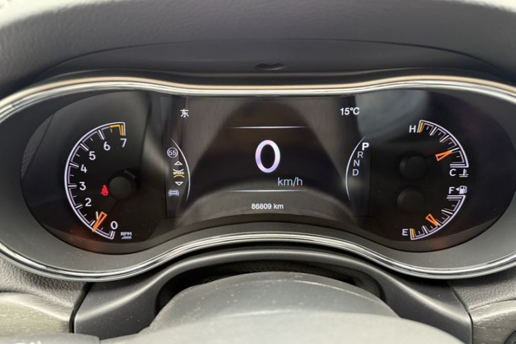 Used Jeep Grand Cherokee 2017 3.0L Elite Navigation Edition Odometer Close Up