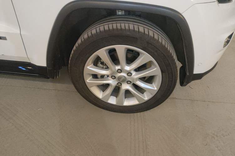 Used Jeep Grand Cherokee 2017 3.0L Elite Navigation Edition Right Front Wheel Hub